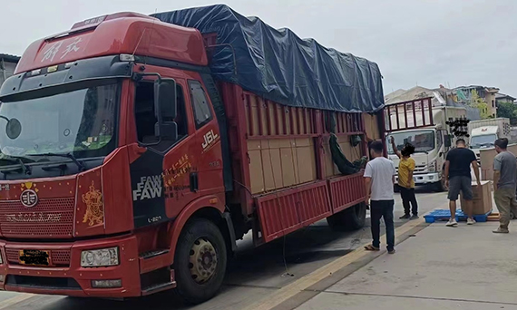 180 thùng bóng bay cao su in hoạt hình được vận chuyển